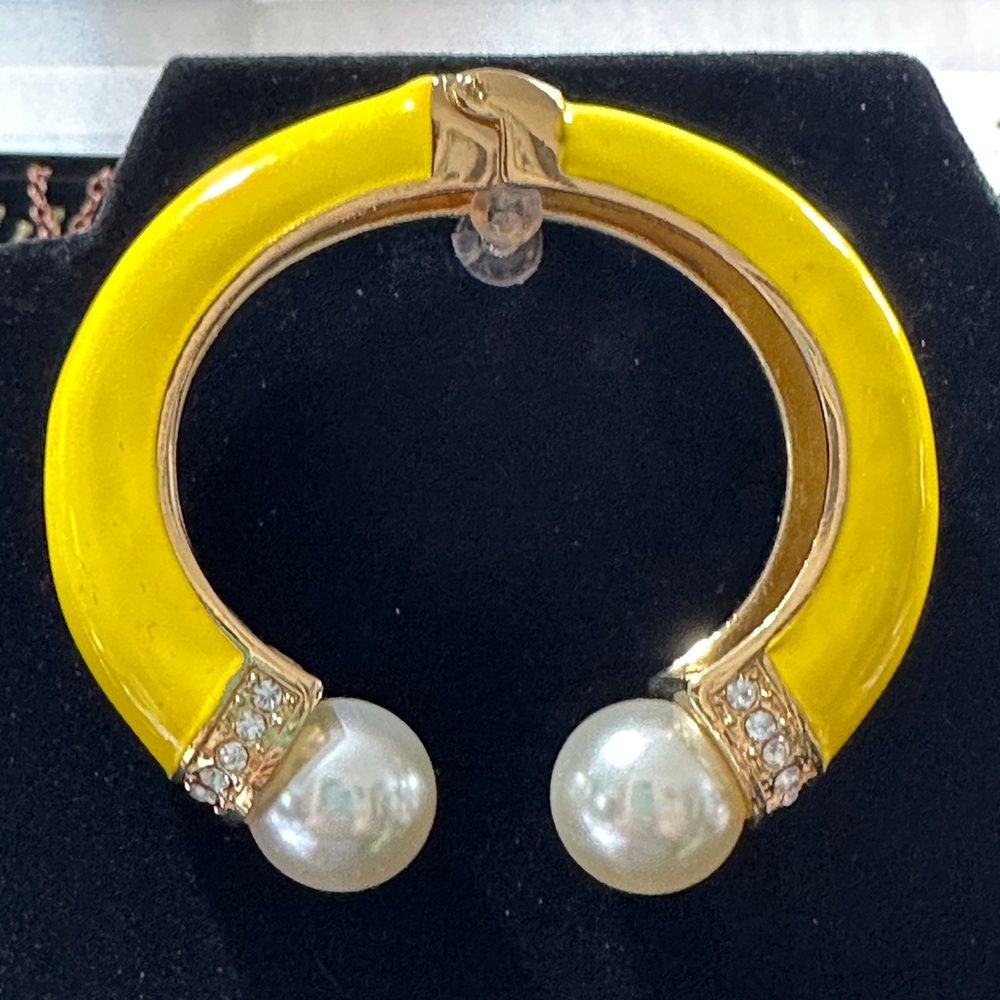 Yellow and Gold Bracelet with Pearls